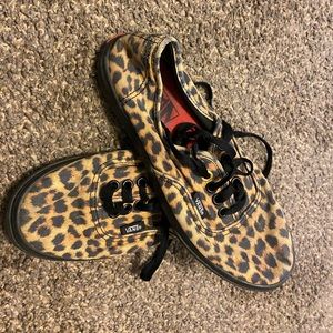 Leopard Vans